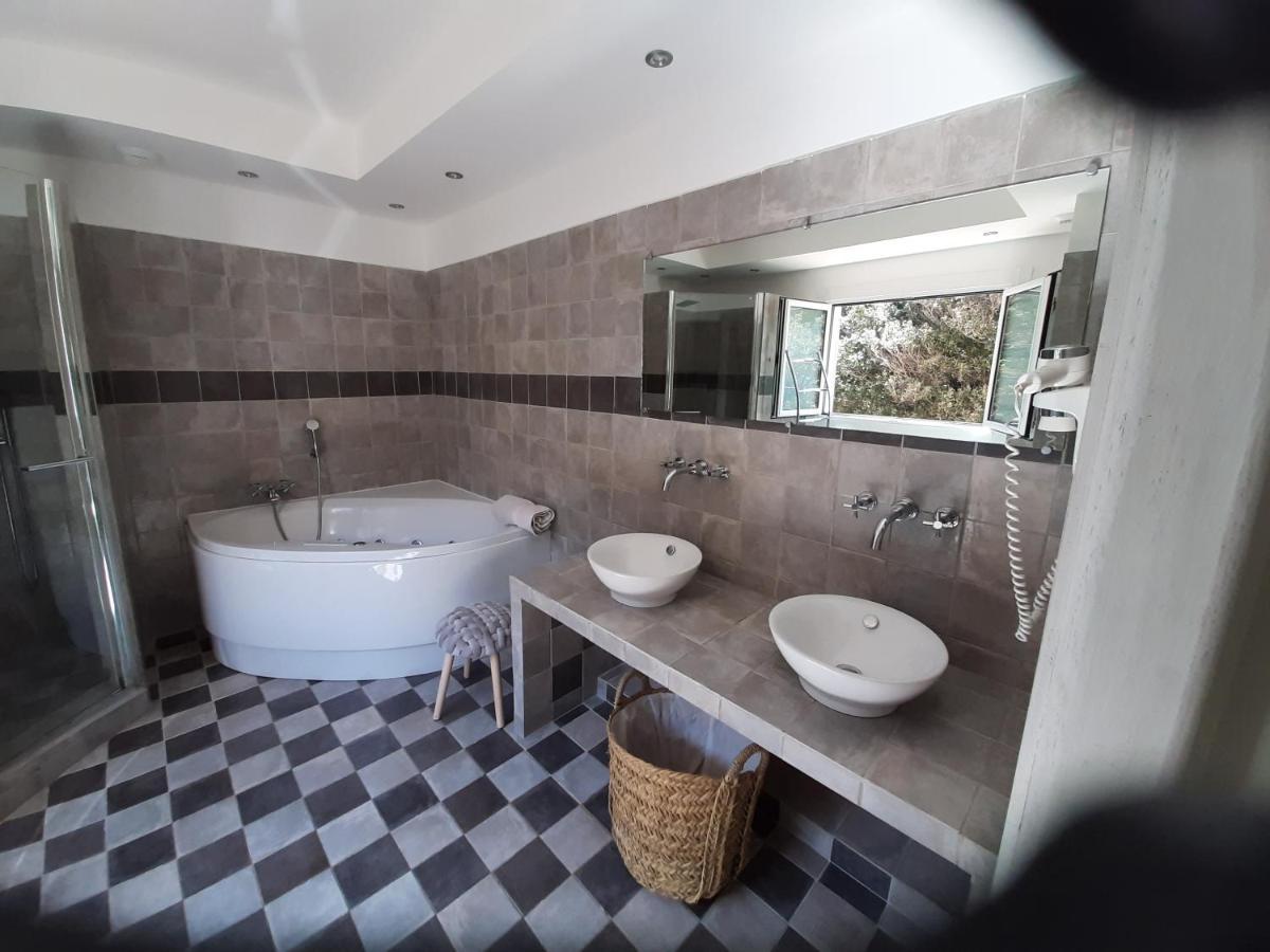 Casa Ottobre Blu Bed & Breakfast กาลวี ภายนอก รูปภาพ